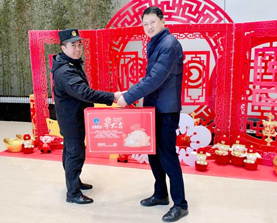 134229463_副本.jpg